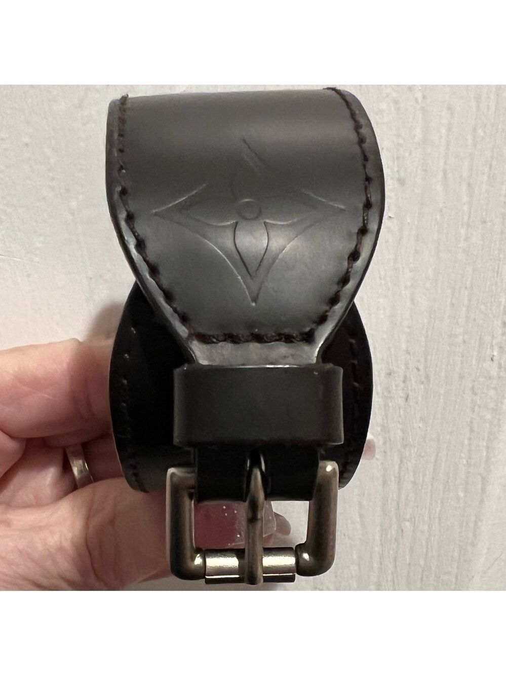 LOUIS VUITTON MONOGRAM GLASE FORCE WRAP LEATHER BRACELET. - Picture 5 of 15